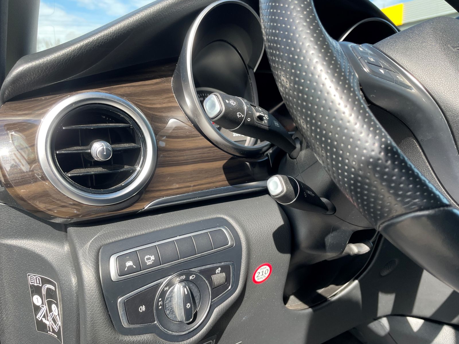Fahrzeugabbildung Mercedes-Benz V 250d Marco Polo HORIZON EDITION LED Leder 360°