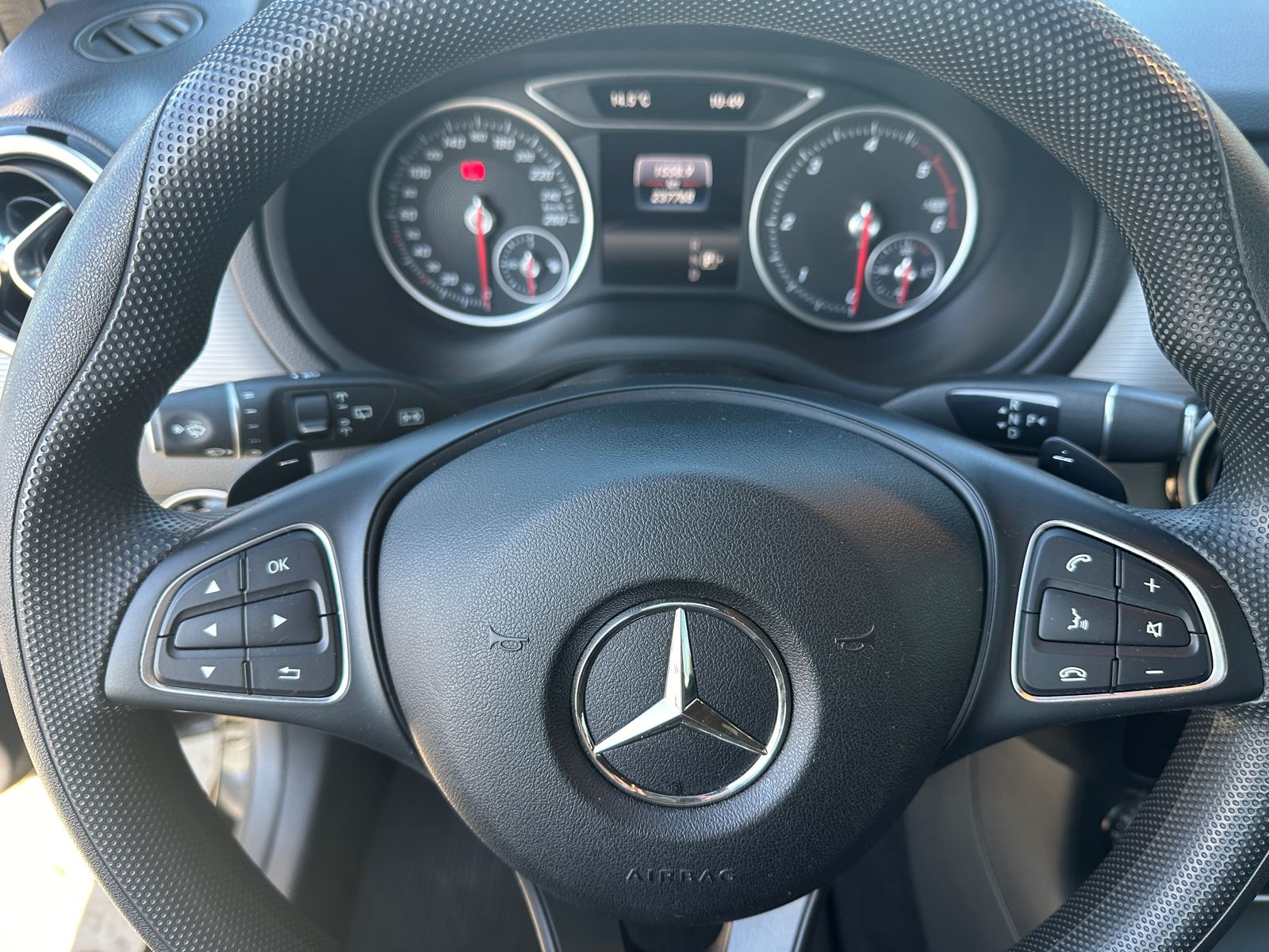 Fahrzeugabbildung Mercedes-Benz B 200 CDI LED Automatik Navi Kamera Keyless