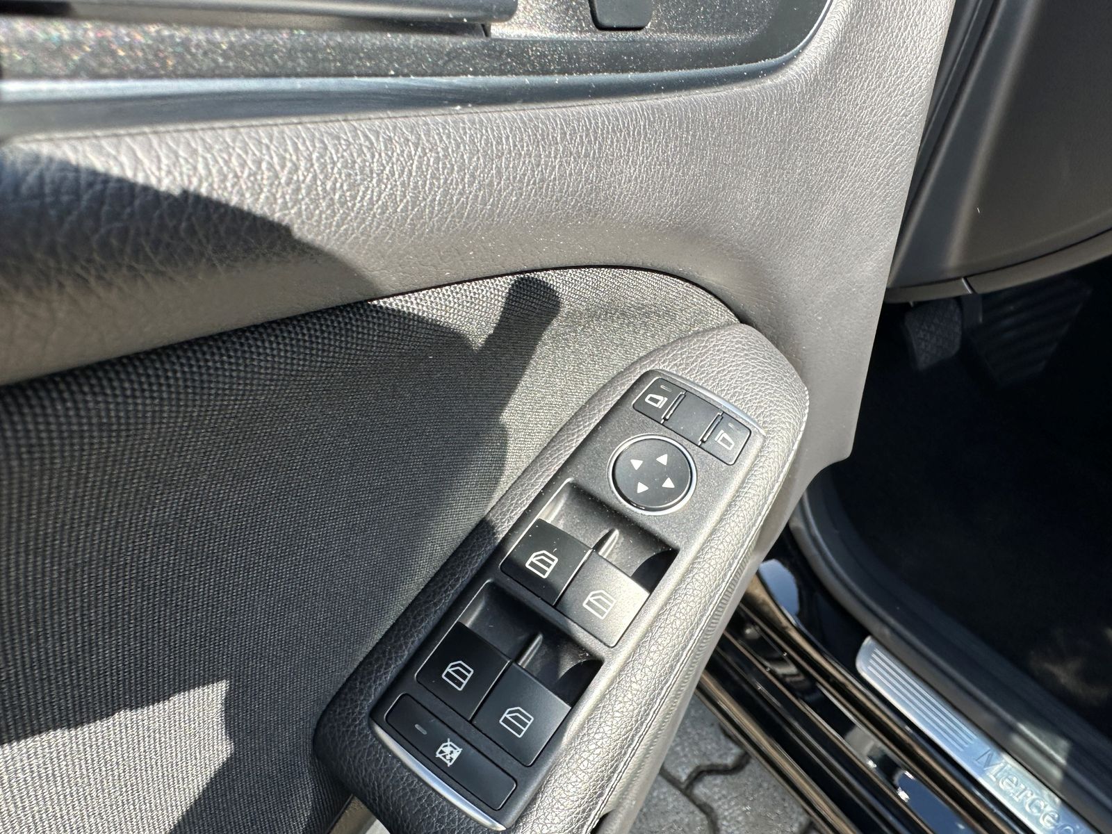 Fahrzeugabbildung Mercedes-Benz B 200 CDI LED Automatik Navi Kamera Keyless
