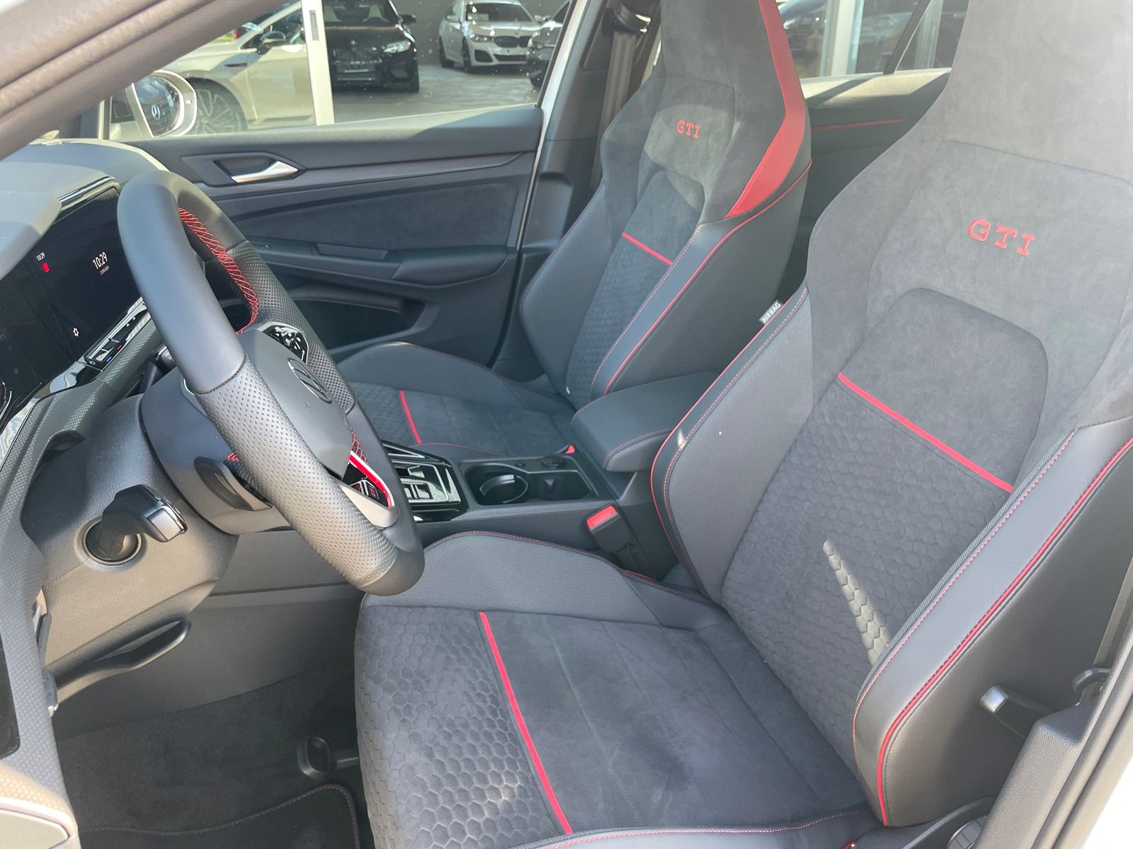 Fahrzeugabbildung Volkswagen Golf VIII Lim. GTI Clubsport DSG Matrix Pano ACC