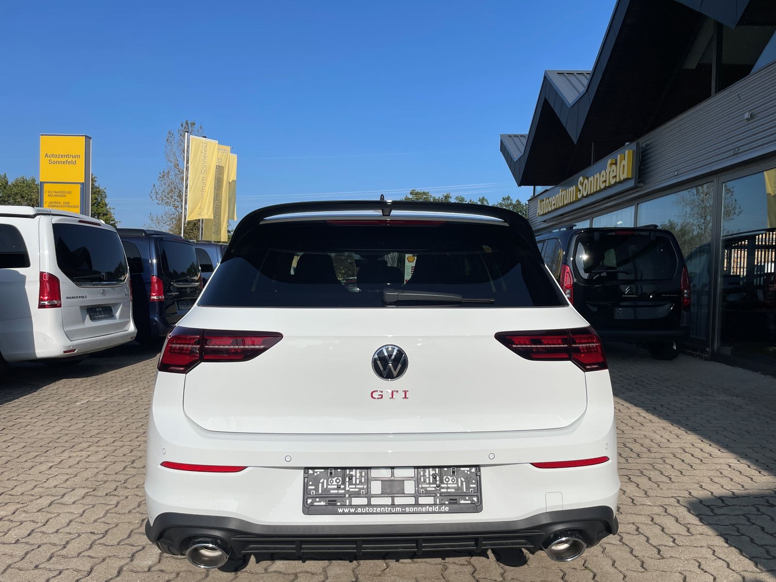 Fahrzeugabbildung Volkswagen Golf VIII Lim. GTI Clubsport DSG Matrix Pano ACC