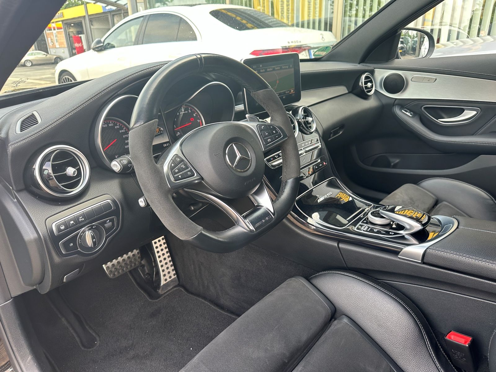 Fahrzeugabbildung Mercedes-Benz C 63 S AMG Lim. Perform. Distro+ Keyless