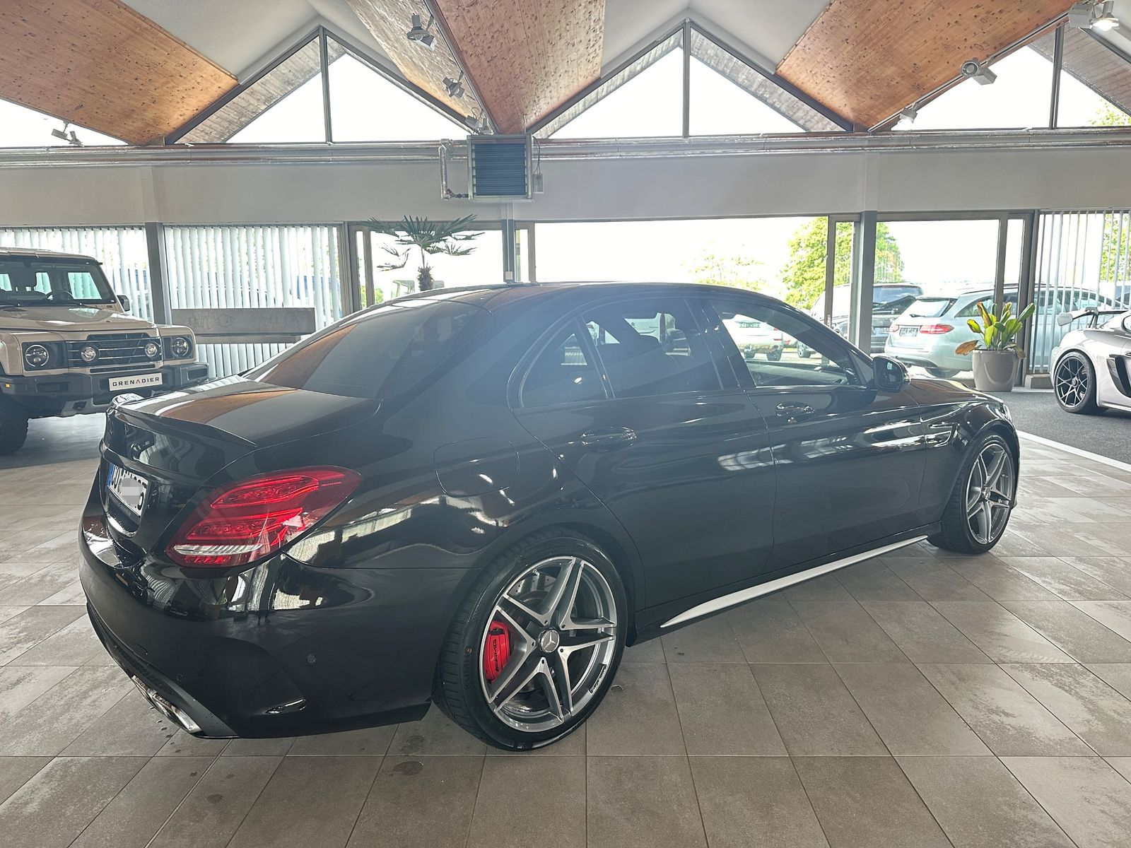 Fahrzeugabbildung Mercedes-Benz C 63 S AMG Lim. Perform. Distro+ Keyless