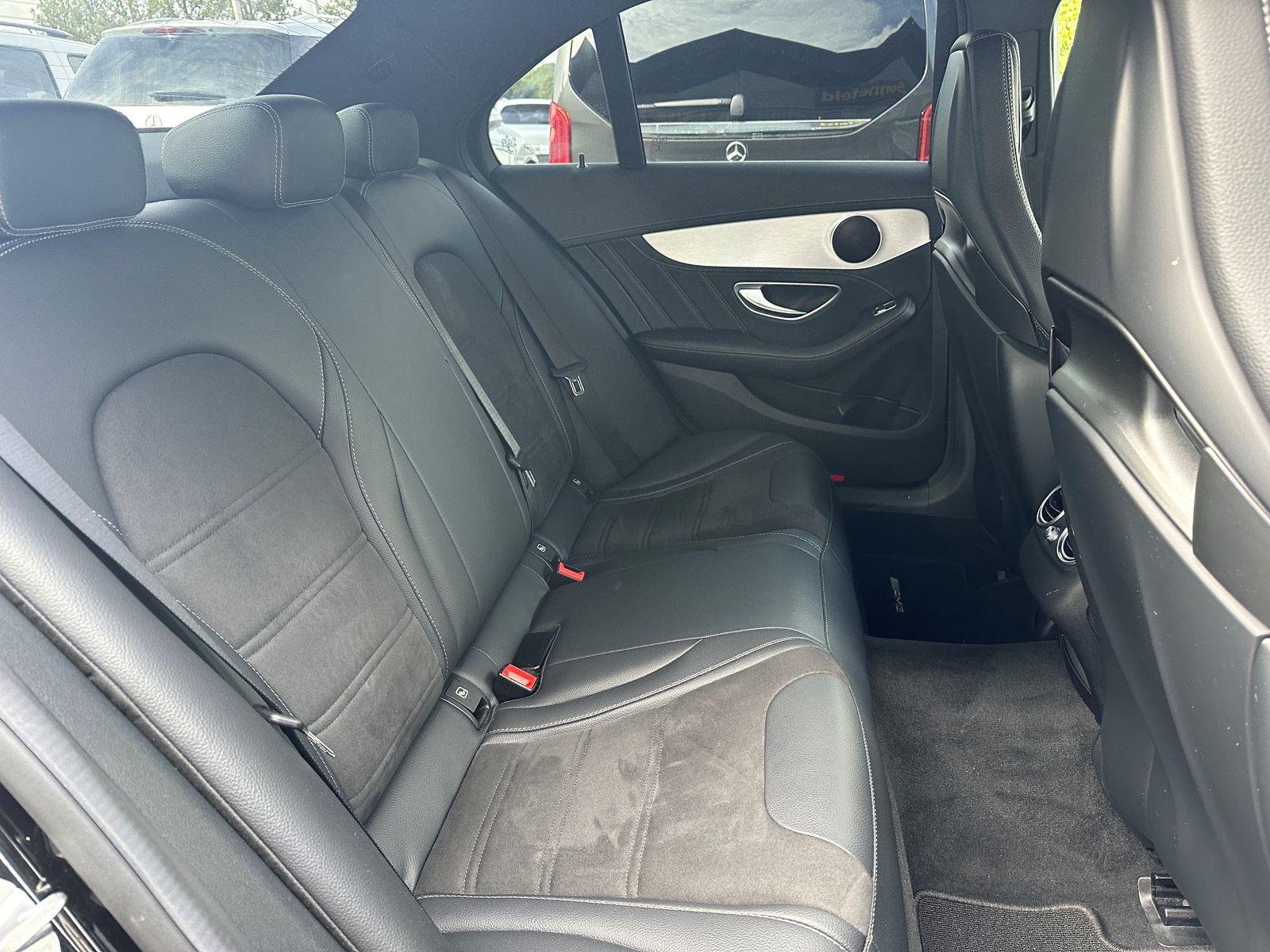 Fahrzeugabbildung Mercedes-Benz C 63 S AMG Lim. Perform. Distro+ Keyless