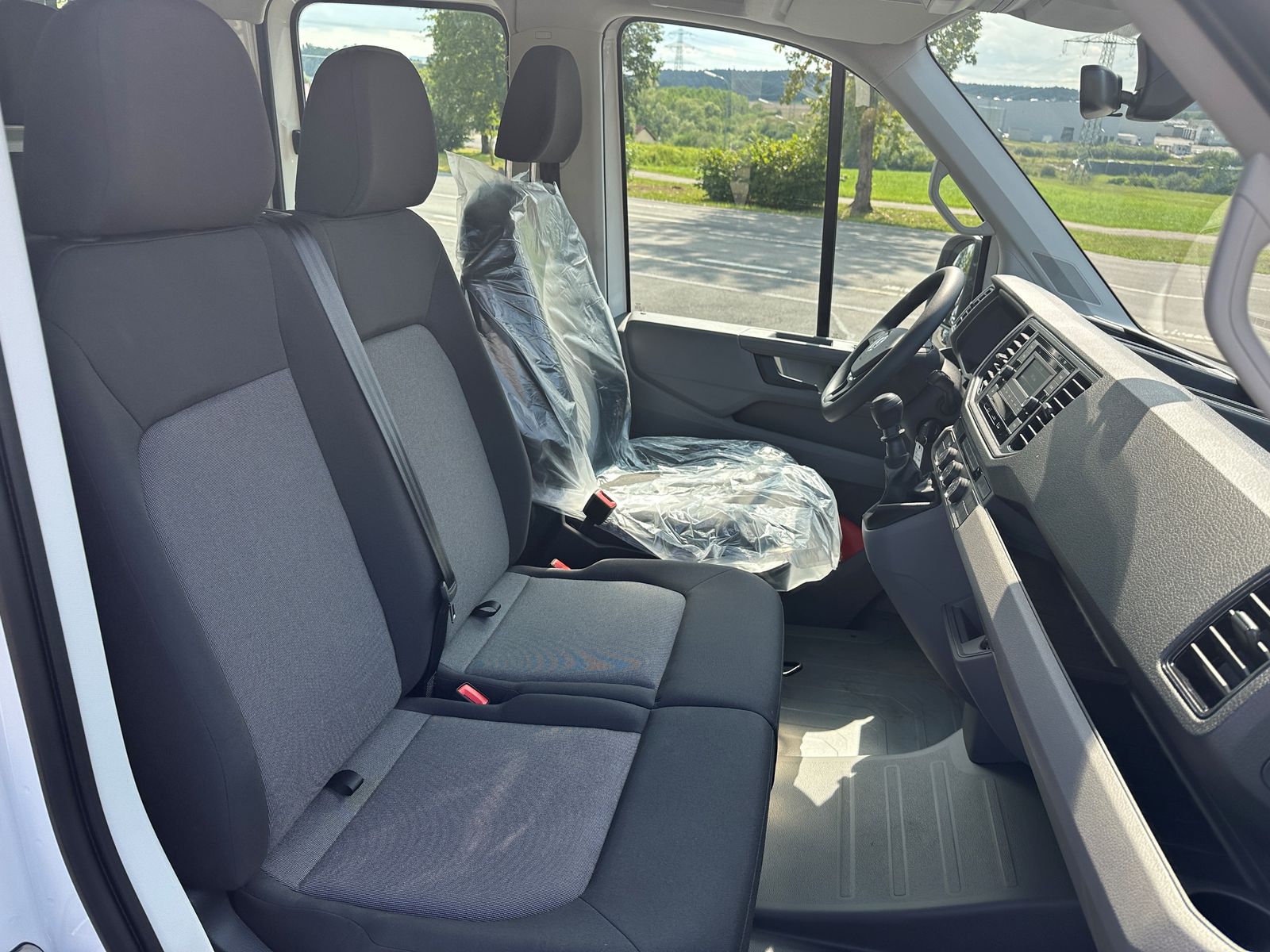 Fahrzeugabbildung Volkswagen Crafter 35 DOKA 3-Seitenkipper lang RWD