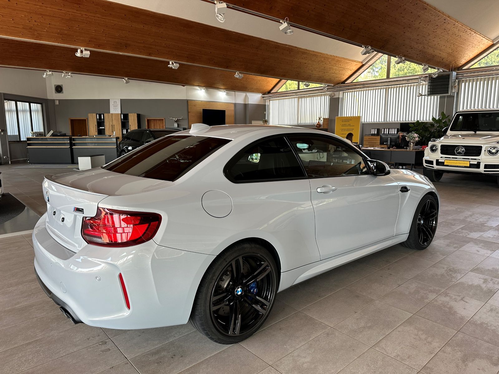 Fahrzeugabbildung BMW M2 Coupe Competition H&K DAB