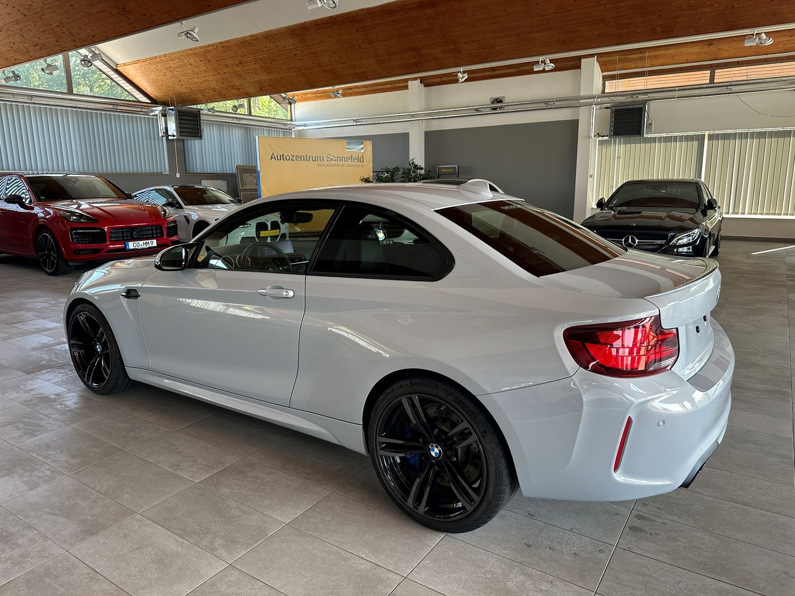 Fahrzeugabbildung BMW M2 Coupe Competition H&K DAB