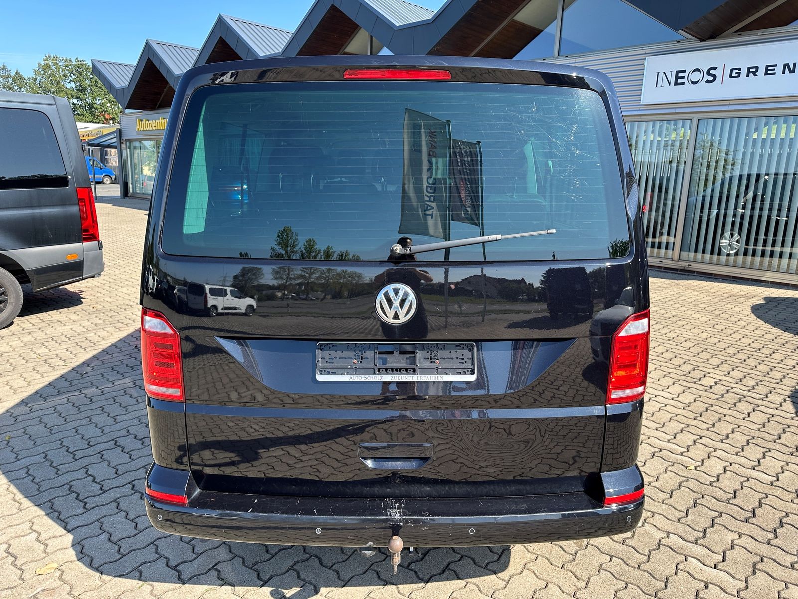 Fahrzeugabbildung Volkswagen T6 Caravelle Comfortline lang 4M DSG 9.Sitze LED