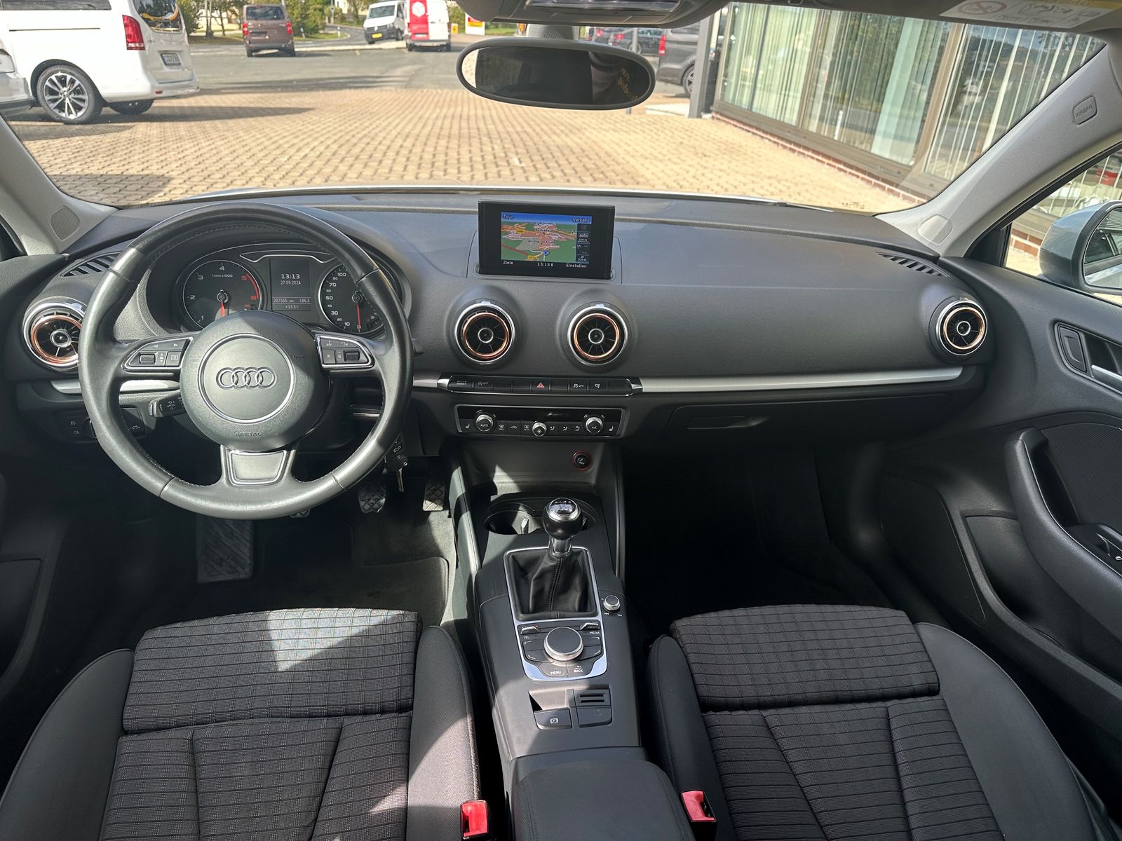 Fahrzeugabbildung Audi A3 Sportback 2.0 TDI Ambition Bi-Xenon Navi