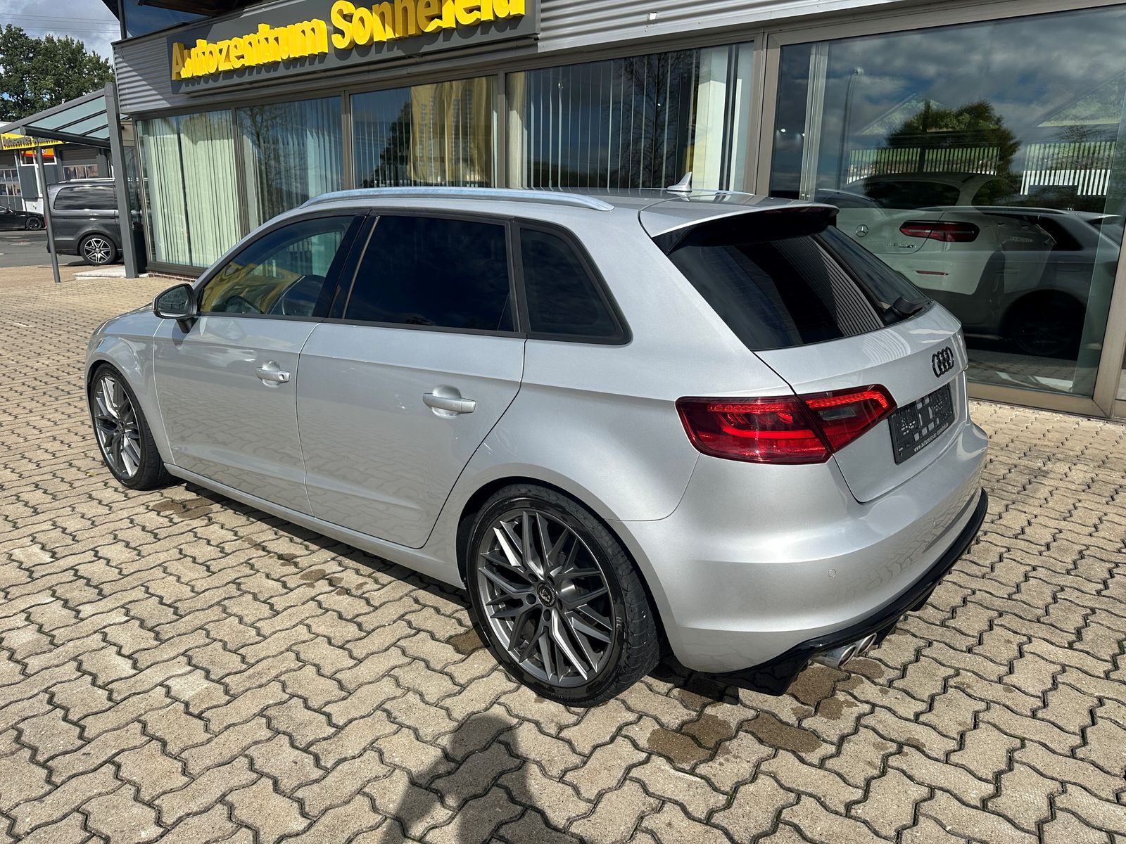 Fahrzeugabbildung Audi A3 Sportback 2.0 TDI Ambition Bi-Xenon Navi