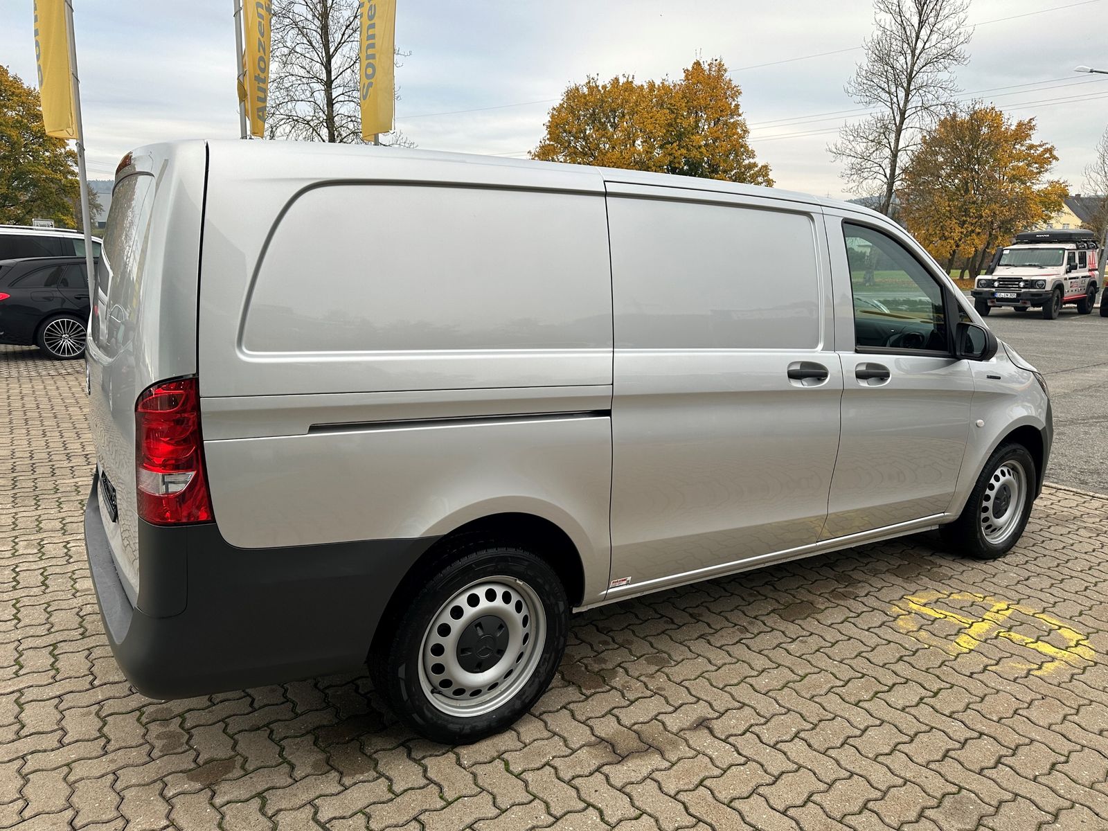 Fahrzeugabbildung Mercedes-Benz Vito Kasten eVito 111 lang Navi Kamera DAB Klima